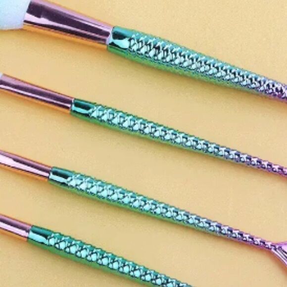 Mermaid Makeup Brush Set 4 Pcs Eye Makeup Brushes, Eyeshadow So Cute - Picture 2 of 3